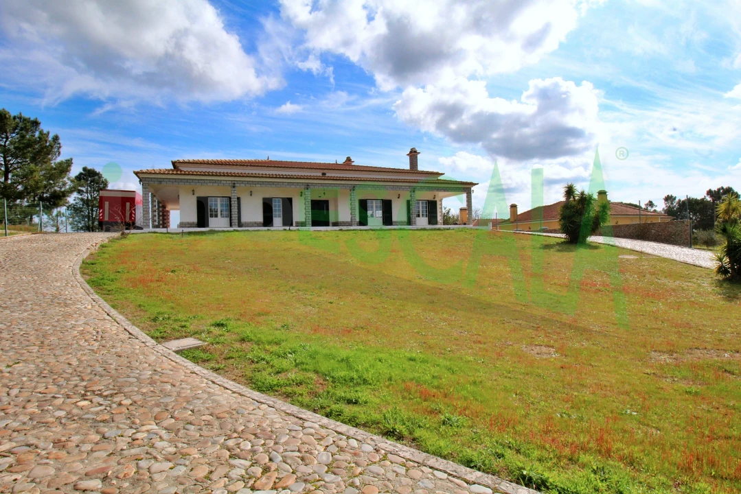 Moradia T4 para Venda em Benavente Foto 6