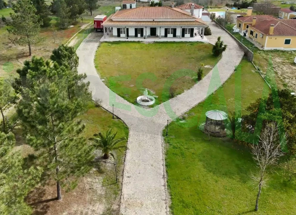 Moradia T4 para Venda em Benavente Foto 2