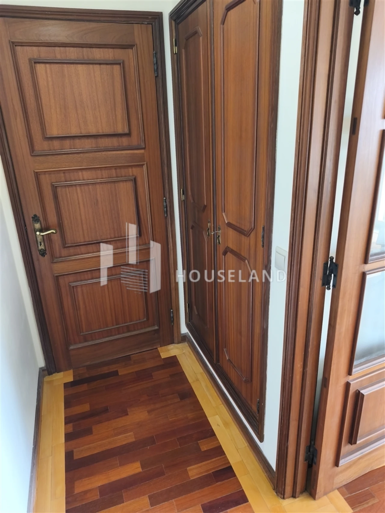 Apartamento T5 para Venda em Espinho Foto 18