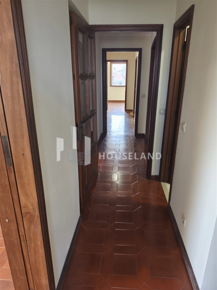 Apartamento T5 para Venda em Espinho Foto 6