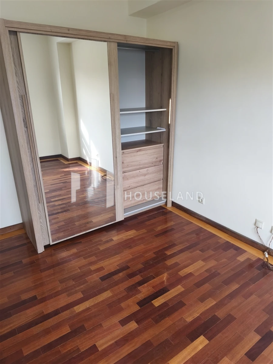 Apartamento T5 para Venda em Espinho Foto 14