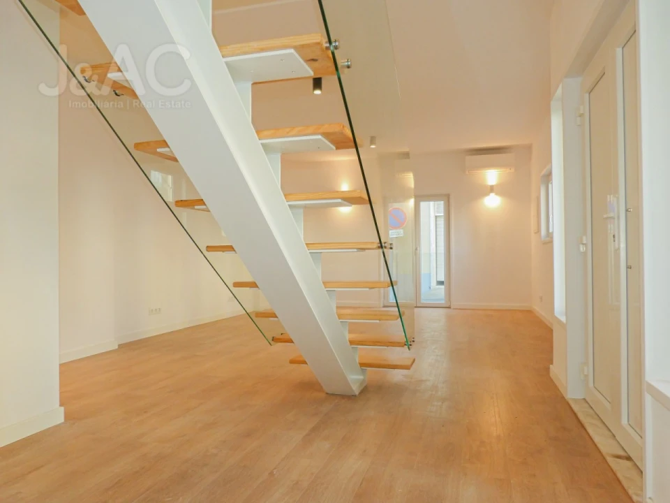 Moradia T4 para Venda em Carcavelos e Parede Foto 1