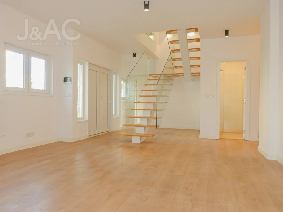 Moradia T4 para Venda em Carcavelos e Parede Foto 3