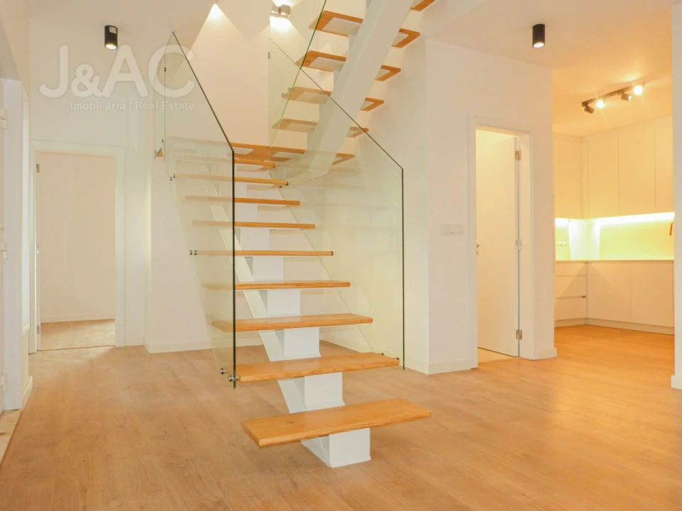 Moradia T4 para Venda em Carcavelos e Parede Foto 4