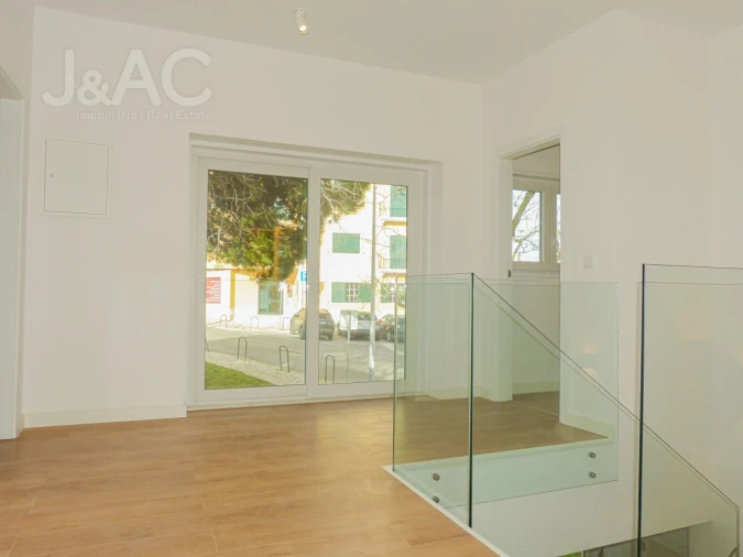 Moradia T4 para Venda em Carcavelos e Parede Foto 15