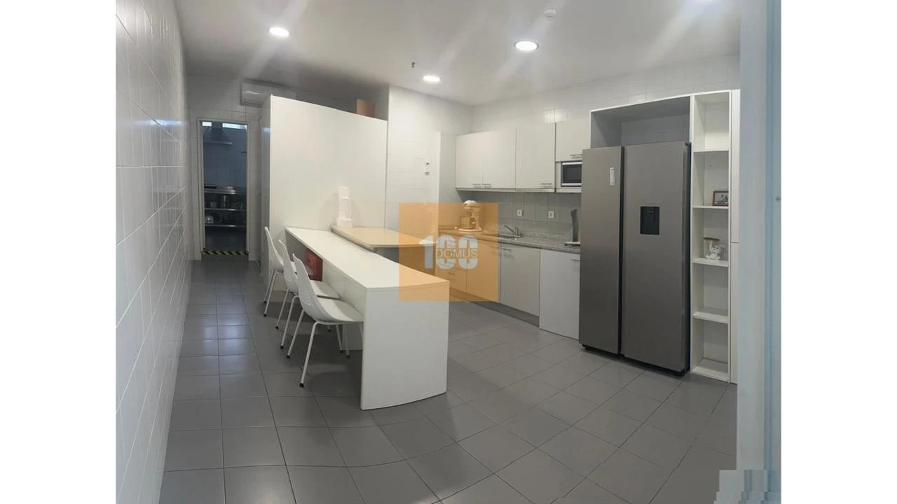 Negócio para Venda em São Mamede de Infesta e Senhora da Hora Foto 2