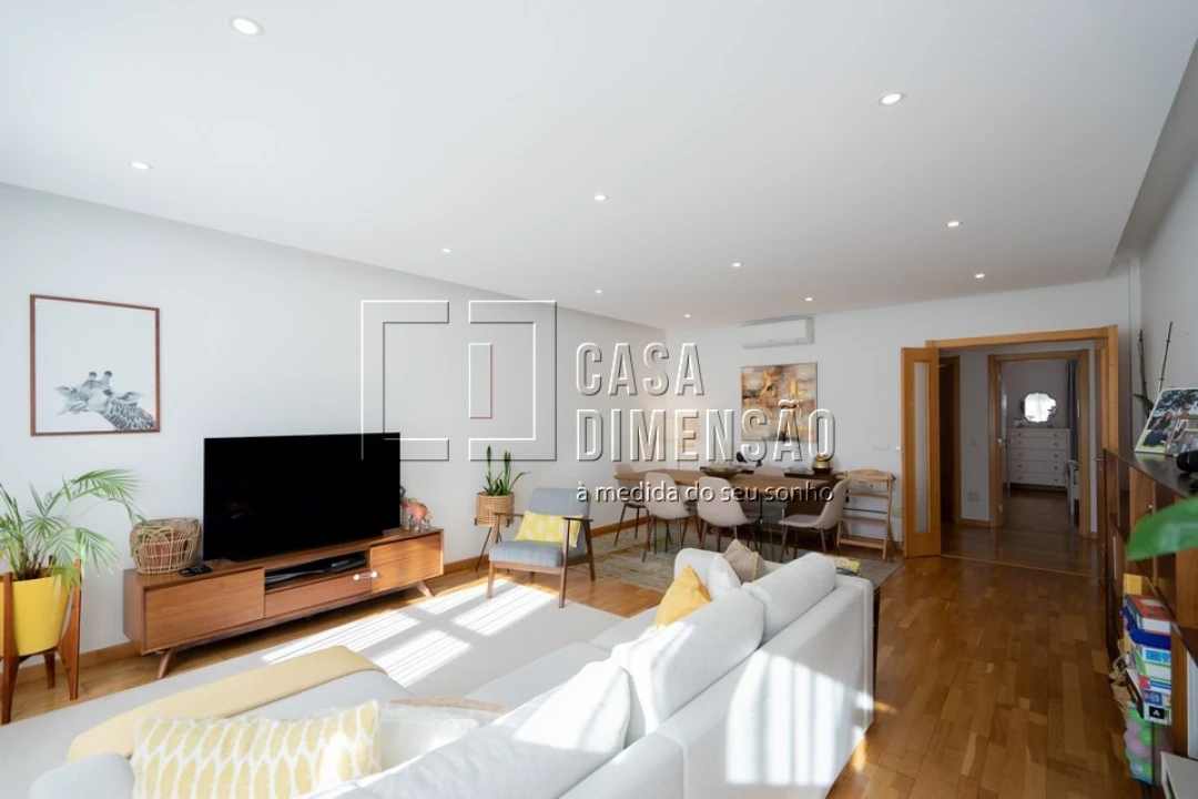 Apartamento T2 para Venda em Carnaxide e Queijas Foto 22