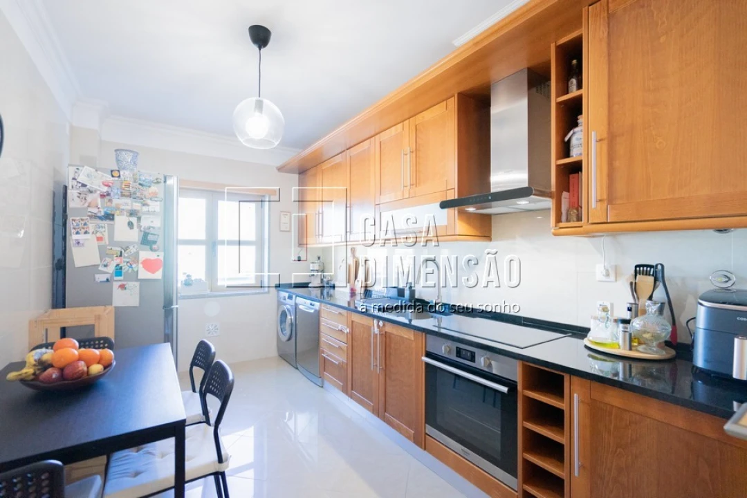 Apartamento T2 para Venda em Carnaxide e Queijas Foto 36