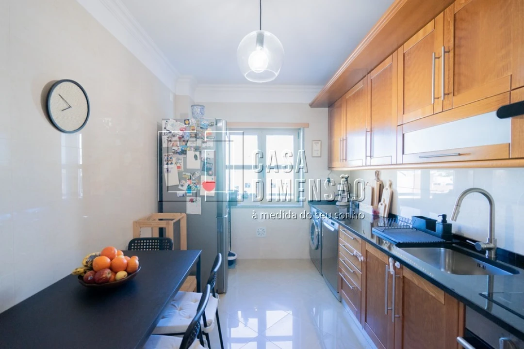 Apartamento T2 para Venda em Carnaxide e Queijas Foto 37