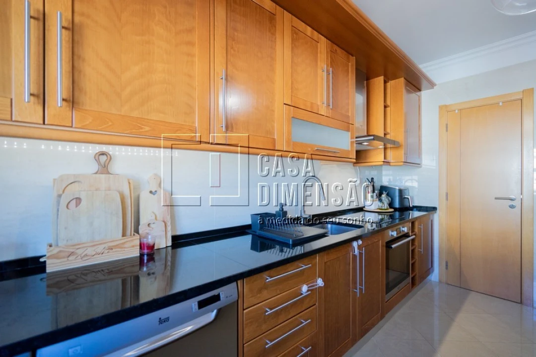 Apartamento T2 para Venda em Carnaxide e Queijas Foto 42