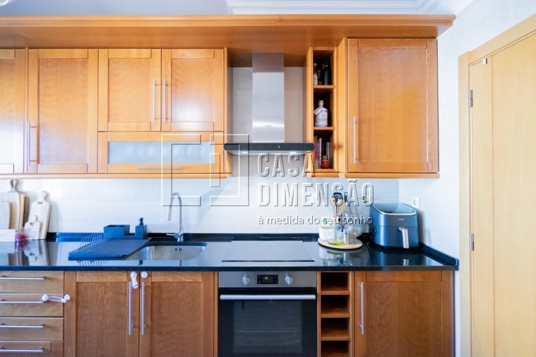 Apartamento T2 para Venda em Carnaxide e Queijas Foto 44