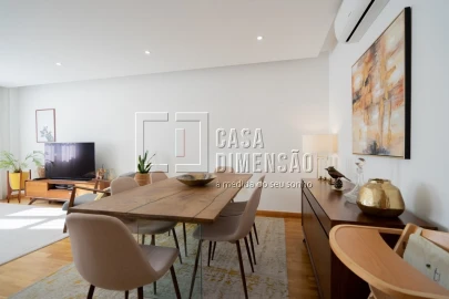 Apartamento T2 para Venda em Carnaxide e Queijas