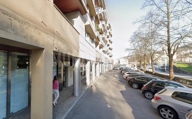 Loja para Venda em Creixomil Foto 5