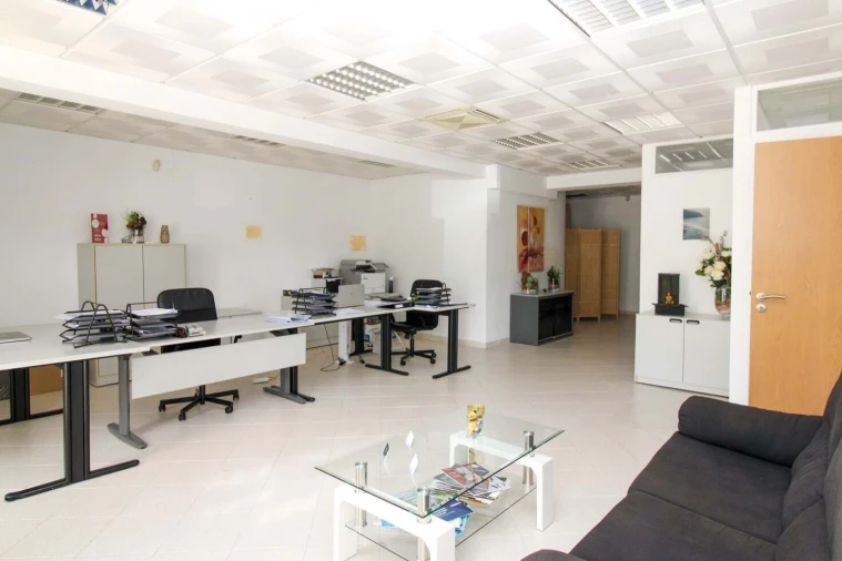 Negócio para Venda em Quarteira