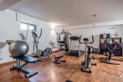 Moradia T4 para Venda em Santa Barbara de Nexe