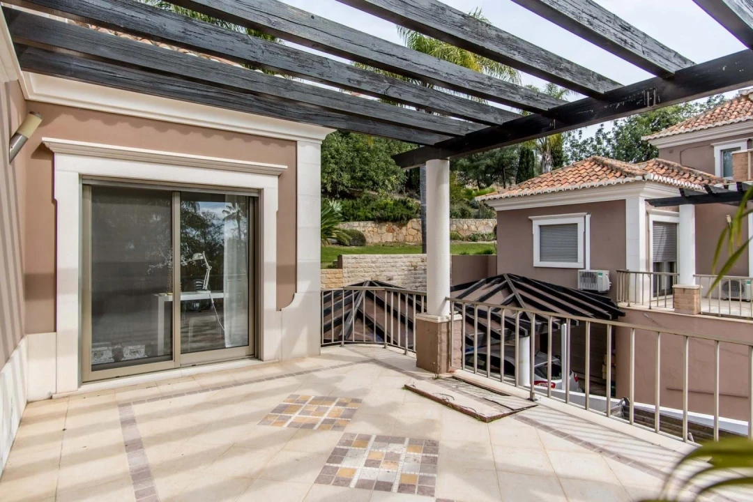 Moradia T4 para Venda em Santa Barbara de Nexe Foto 23