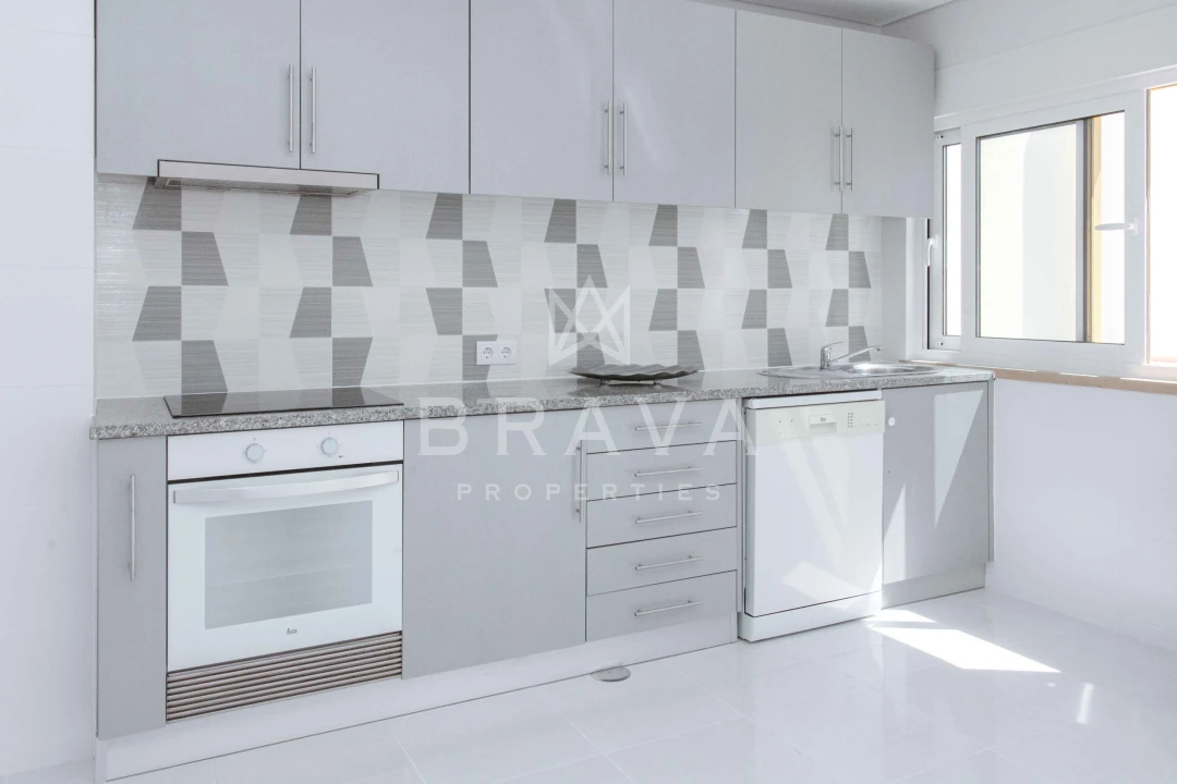 Apartamento T2 para Venda em Quarteira Foto 14