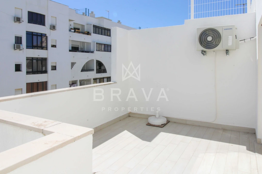 Apartamento T2 para Venda em Quarteira Foto 35
