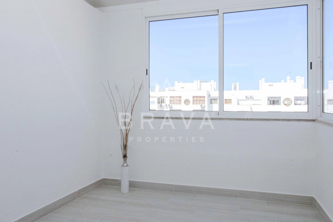 Apartamento T2 para Venda em Quarteira Foto 30