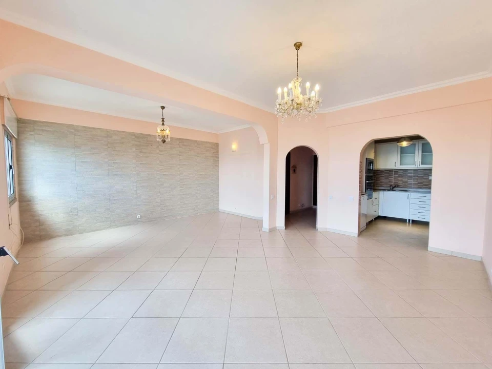 Apartamento T2 para Venda em Quarteira Foto 8
