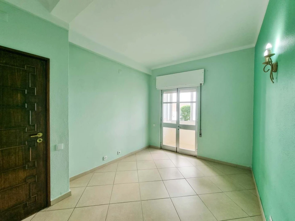 Apartamento T2 para Venda em Quarteira Foto 19