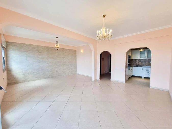 Apartamento T2 para Venda em Quarteira Foto 8