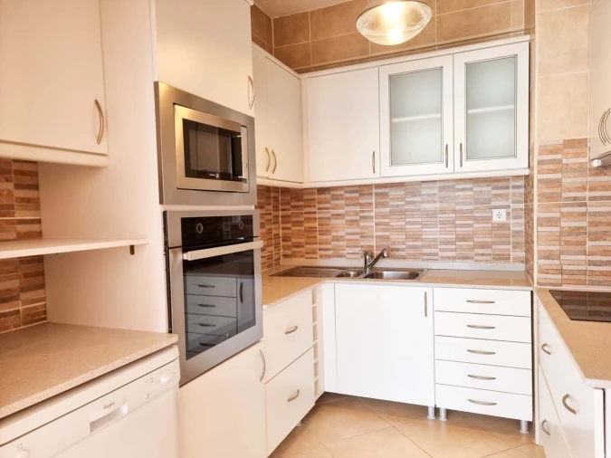 Apartamento T2 para Venda em Quarteira Foto 9