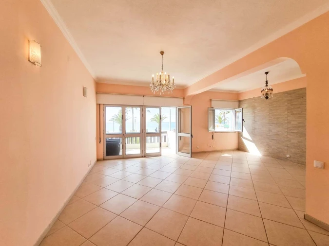 Apartamento T2 para Venda em Quarteira Foto 3