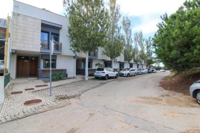 Moradia T3 para Venda em Quarteira