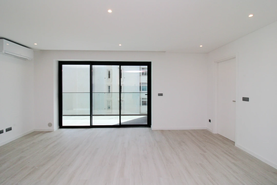 Apartamento T2 para Venda em Quarteira Foto 3