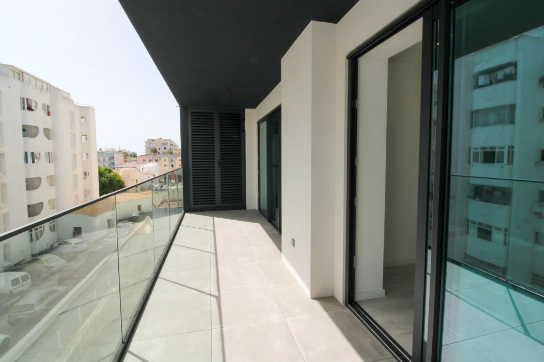 Apartamento T2 para Venda em Quarteira Foto 2