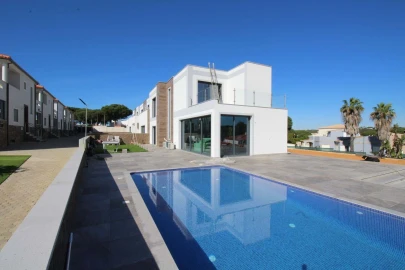 Moradia T3 para Venda em Albufeira e Olhos de Água