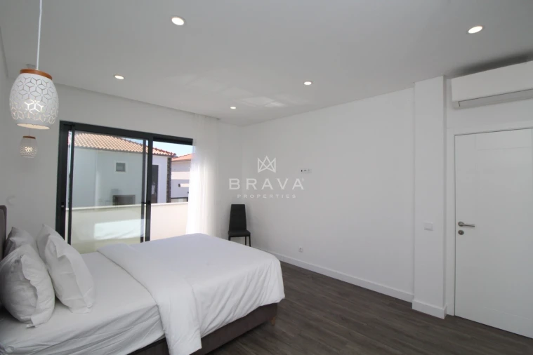 Moradia T3 para Venda em Albufeira e Olhos de Água Foto 29
