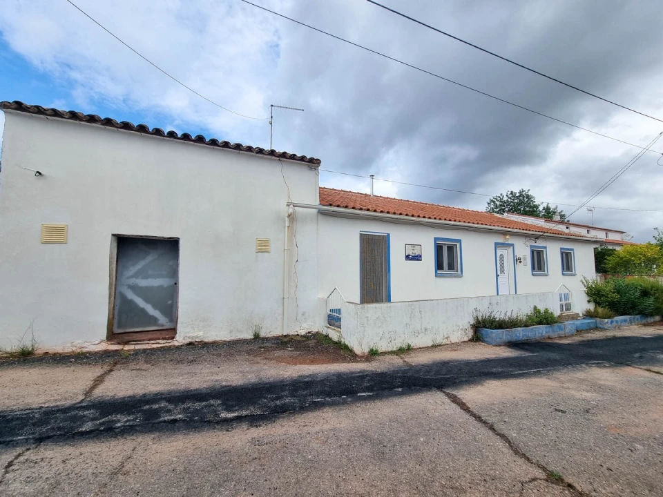 Moradia T4 para Venda em Alte Foto 3