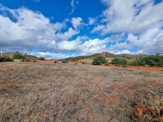 Moradia T4 para Venda em Alte Foto 38