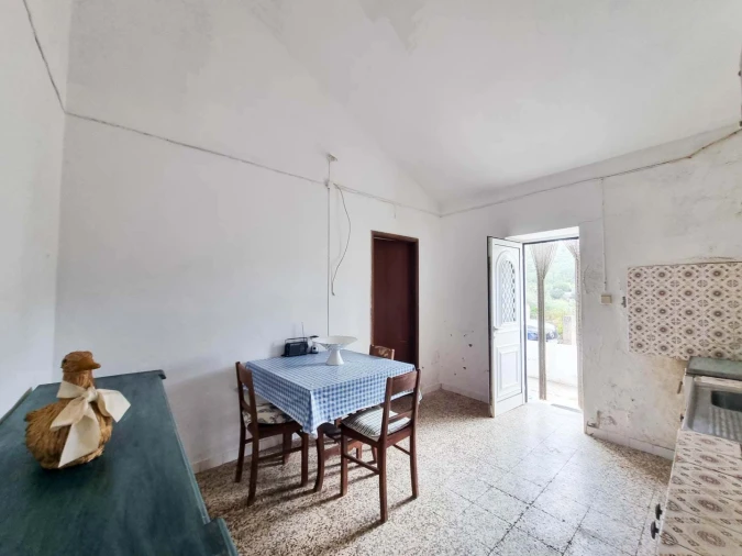 Moradia T4 para Venda em Alte Foto 17