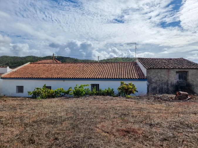 Moradia T4 para Venda em Alte Foto 32