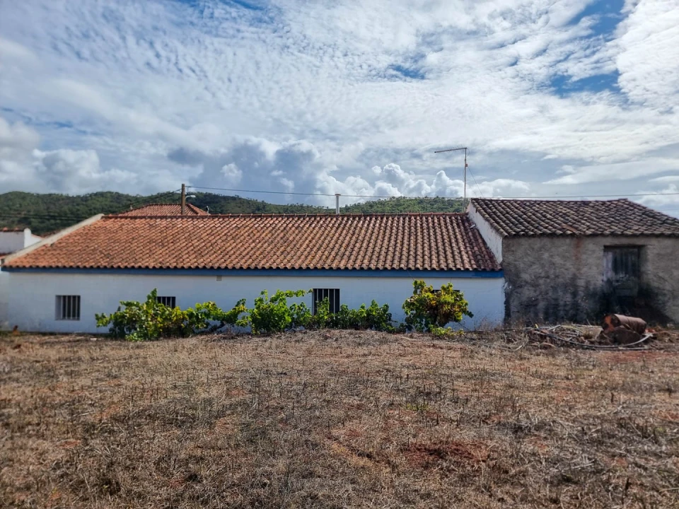 Moradia T4 para Venda em Alte Foto 32