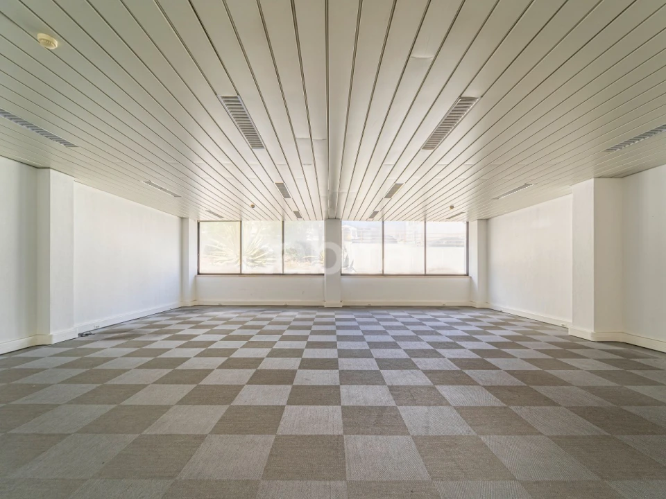 Escritório para Venda em Sacavém e Prior Velho Foto 3