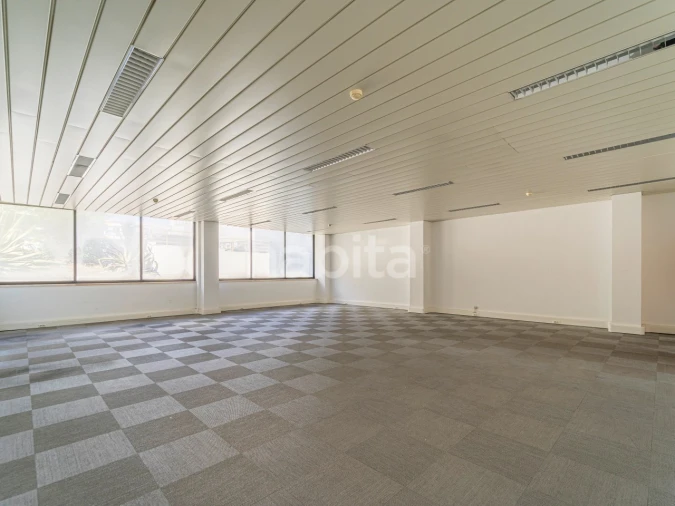 Escritório para Venda em Sacavém e Prior Velho Foto 14