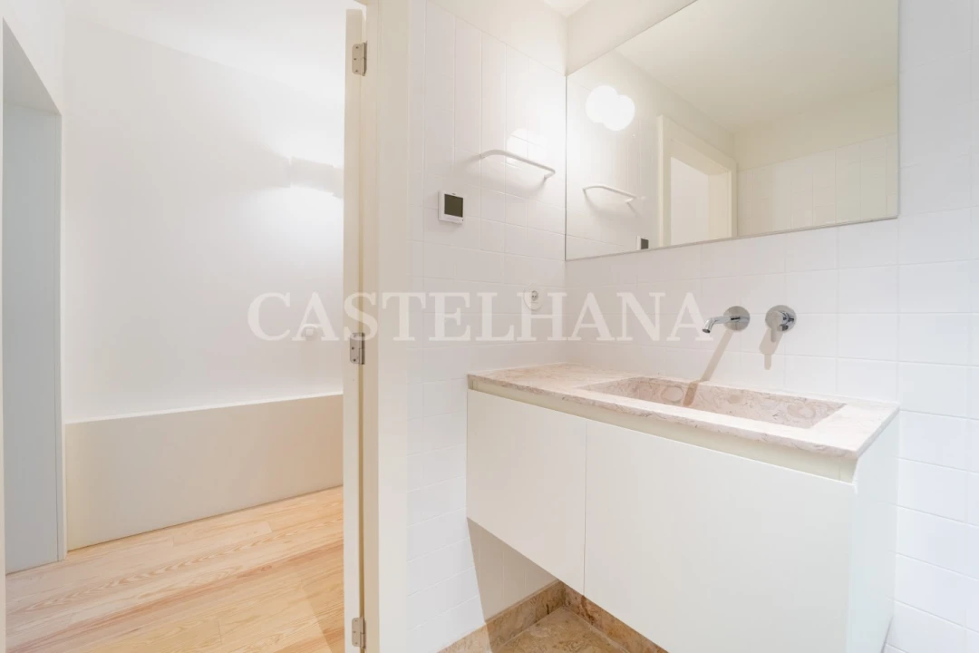 Apartamento T1 para Venda em Cedofeita, Santo Ildefonso, Sé, Miragaia, São Nicolau e Vitória Foto 16