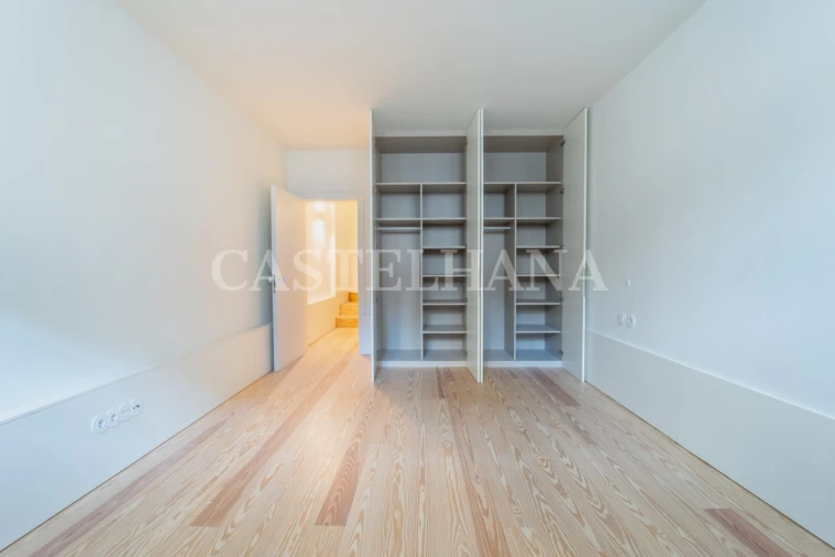 Apartamento T1 para Venda em Cedofeita, Santo Ildefonso, Sé, Miragaia, São Nicolau e Vitória Foto 5