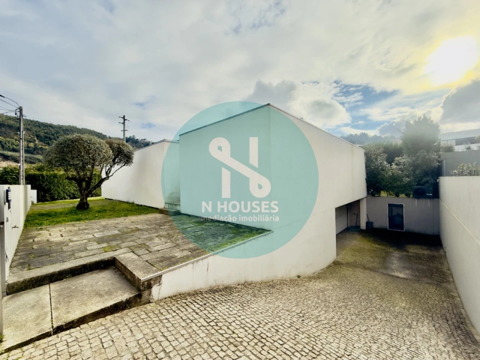 Moradia T4 para Venda em Este (São Pedro e São Mamede) Foto 2