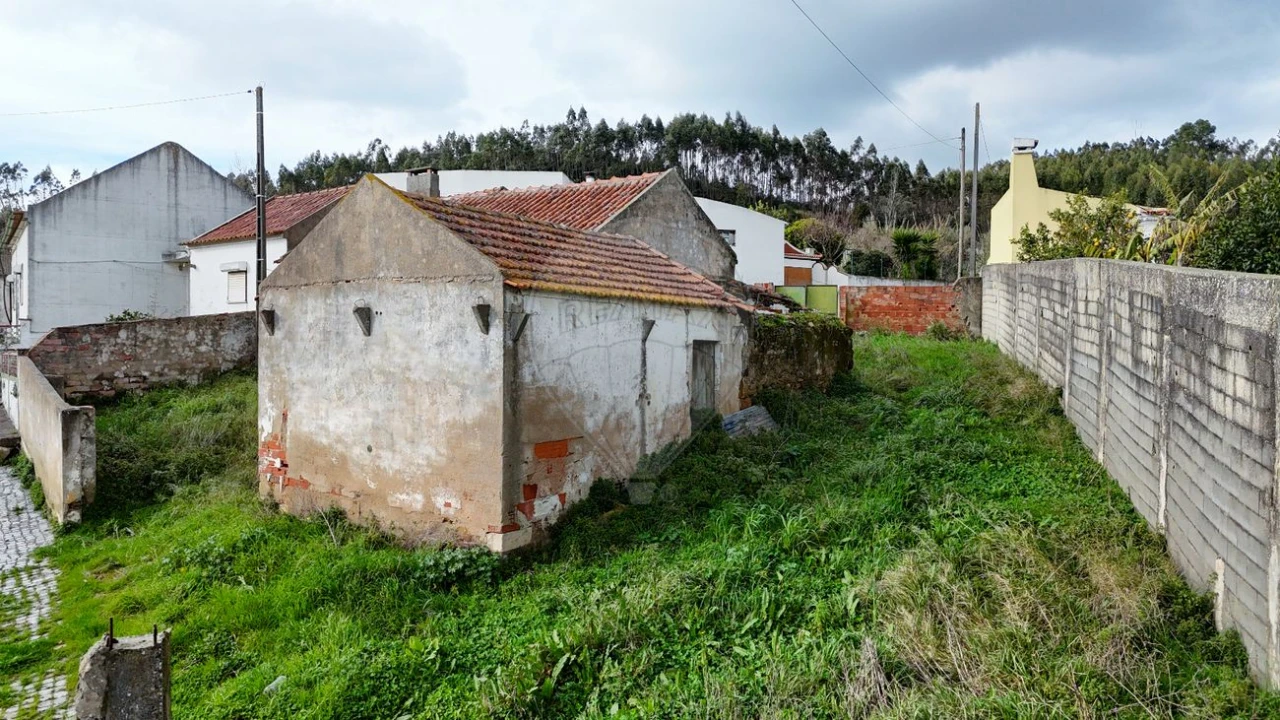 Moradia T2 para Venda em Vila Verde dos Francos Foto 7