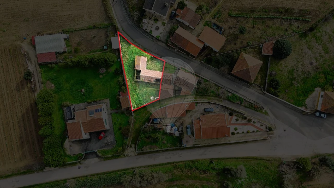 Moradia T2 para Venda em Vila Verde dos Francos Foto 1