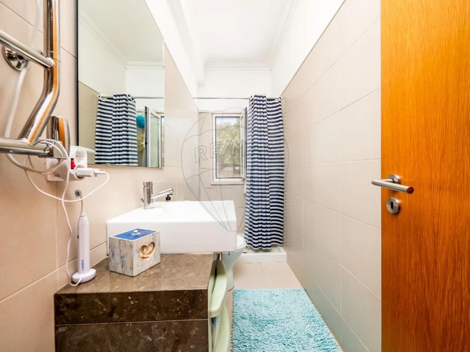 Moradia T6 para Venda em Branca Foto 24