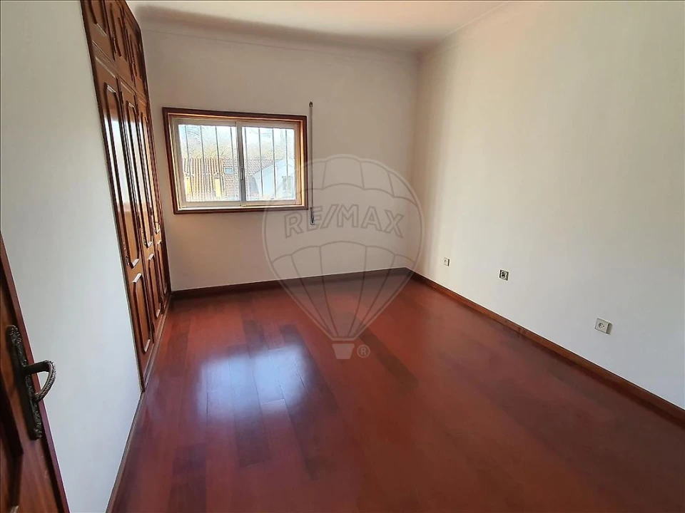 Moradia T3 para Venda em Arcozelo Foto 1