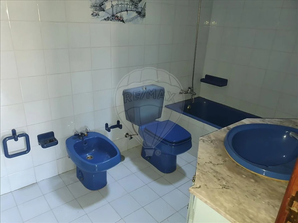 Moradia T3 para Venda em Arcozelo Foto 4