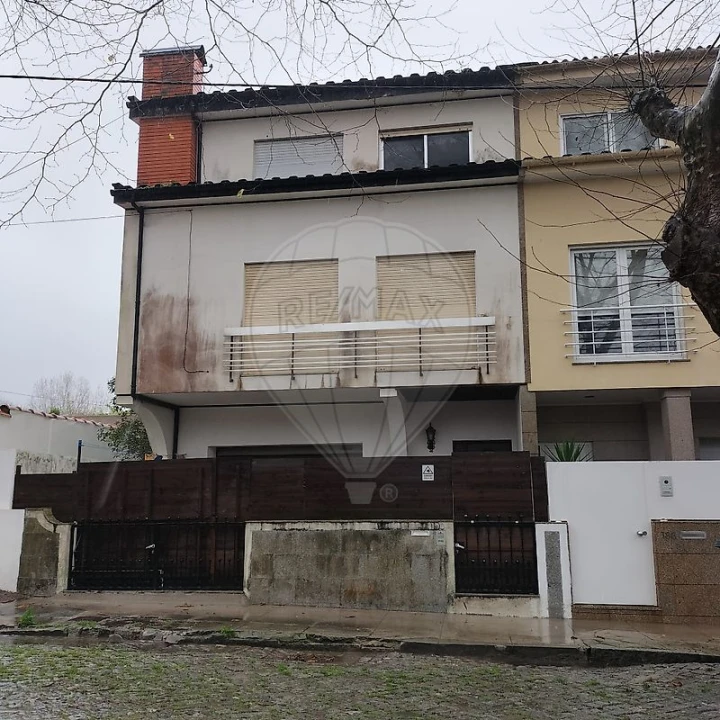 Moradia T3 para Venda em Arcozelo Foto 7