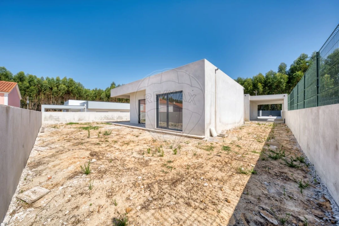 Moradia T4 para Venda em Rio Maior Foto 1